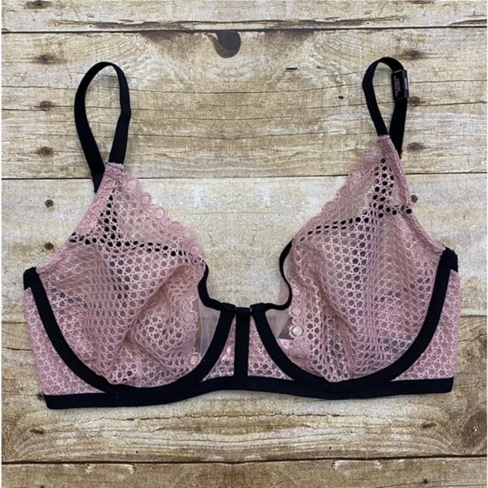 NWT - Women’s Victoria Secret Unlined Fishnet Demi Bra (Faded Pink/32D)